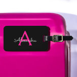 Etiqueta Para Maletas Nombre del Monograma de Giro del Guión Negro Calie<br><div class="desc">Monograma negro y rosado caliente Añadir su propio nombre Script Etiqueta de bolsa para el equipaje La etiqueta de la bolsa hace el dulce perfecto de 16 años,  boda,  ducha de novia,  ducha de bebé o regalo de soltera para alguien decorando su habitación con estilo.</div>
