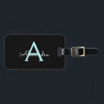 Etiqueta Para Maletas Nombre del Monograma de la Girona del Guión Azul V<br><div class="desc">Monograma Verde azulado negro y azul Aqua Añade tu propio nombre Script Etiqueta de bolsa para el equipaje La etiqueta de la bolsa hace el dulce perfecto de 16 años,  boda,  ducha de novia,  ducha de bebé o regalo de soltera para alguien decorando su habitación con estilo.</div>