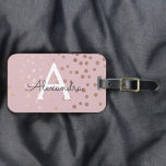 Etiqueta Para Maletas Nombre del monograma de Rosa Gold Confetti e inici<br><div class="desc">Oro Rosa - Nombre de monograma de Relieve metalizado rosado Rubor y etiqueta de equipaje inicial. Esta etiqueta de bolso es perfecta para volver a la escuela, trabajar o viajar. El Rubor Pink - Rosa Relieve metalizado dorado Confetti Lumaletas Tag también hace un gran favor para los bodas, cumpleaños, duchas...</div>