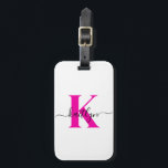Etiqueta Para Maletas Nombre inicial negro rosado caliente monogramado<br><div class="desc">Esta sencilla y elegante etiqueta de equipaje blanco con tu nombre en un tipo de letra de guión moderno en negro tecleado sobre tu primera inicial en un moderno tipo de letra de tapa en rosa caliente por un lado y una diapositiva en la tarjeta para tu nombre, dirección y...</div>