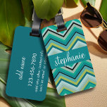Etiqueta Para Maletas Nombre personalizado del patrón Chevron verde azul<br><div class="desc">Blues y verde limón - Un diseño divertido y gráfico a rayas en colores frescos y alegres. Si necesita ajustar la ilustración,  haga clic en el botón personalizar y realice cambios.</div>