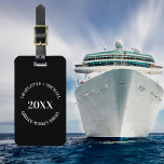 Etiqueta Para Maletas Nombres de cruceros de vacaciones en blanco negro<br><div class="desc">Fondo negro,  texto blanco. Personaliza y agrega tus nombres y año,  vacaciones/destino de viaje Atrás: agrega tu información de contacto</div>