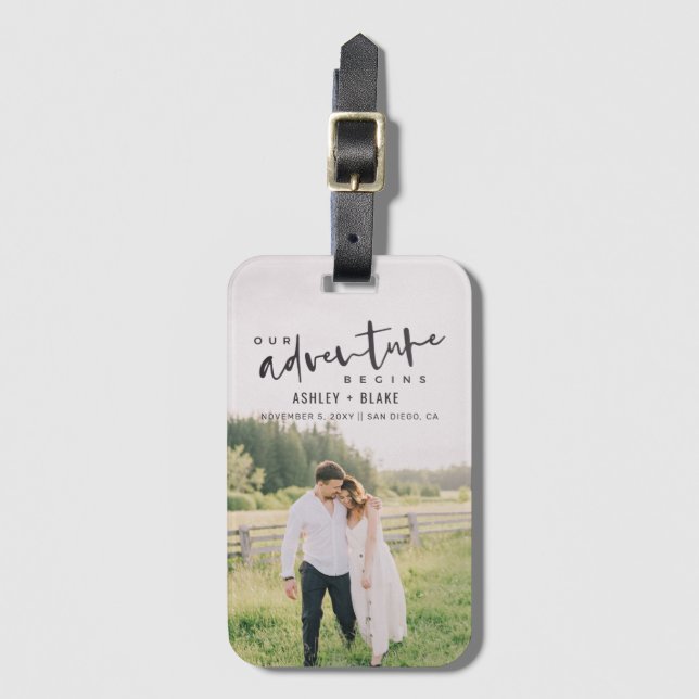 Etiqueta Para Maletas Nuestra aventura comienza con guión foto Guardar l (Anverso vertical)