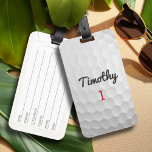 Etiqueta Para Maletas Pelota de golf con número rojo de nombre negro<br><div class="desc">Un patrón deportivo y masculino para los chicos y chicos de tu familia. Este diseño deportivo es perfecto para cualquier atleta. Parece una foto de una pelota de golf. Puede usar esto como un favor de Cumpleaños Feliz e incluir el número de años en el área de números.</div>