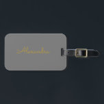 Etiqueta Para Maletas Personalizado Moderno Guión de Oro Minimalista Gri<br><div class="desc">Haga clic en "Personalizar" para personalizar el texto y/o cambiar el color de fondo. ¡Hace un gran regalo de vacaciones para una muchacha que ama la magia de los unicornios! Llenador de existencias de Guay,  regalo de cumpleaños o regalo de vacaciones.</div>