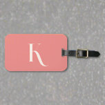 Etiqueta Para Maletas Personalizado Monograma Girly Rubor Rosa Nombre in<br><div class="desc">Esta etiqueta para el equipaje en un suave tono rosa ostenta un diseño elegante, limpio y sencillo, con una inicial monogramada, que añade un toque de sofisticación a sus accesorios de viaje. Su estilo refinado ofrece elegancia y funcionalidad, lo que lo convierte en una moda adicional a su equipaje. Abran...</div>