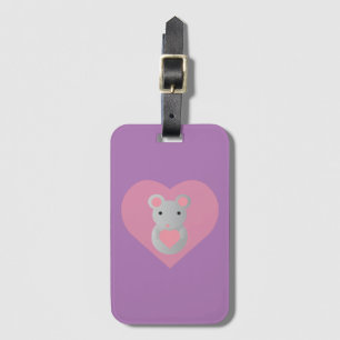 Etiqueta Para Maletas Ratón lindo sosteniendo un corazón.