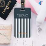 Etiqueta Para Maletas Rayas azul marino | Monograma del caballero modern<br><div class="desc">Agregue la información de contacto al reverso o elija quitar. El traje de la marina de pinstripes es un clásico ropero para hombres. Arroje un chisme de naranja para que una versión moderna de esta estética destaque de la multitud. Las franjas siguen siendo tan populares hoy como lo han sido...</div>