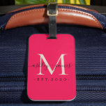 Etiqueta Para Maletas Recién casado Sr. Monogram Nombres Año Marfil Rosa<br><div class="desc">Moda, moderna y simple etiqueta monogramada para el equipaje con el texto Mr. y Mrs. en negro y elegante caligrafía manuscrita en un fondo rosa con su monograma en ivore. Simplemente agregue su nombre de matrimonio, año establecido y monograma en tipografía elegante. Un regalo de lujo perfecto para los bodas...</div>