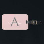 Etiqueta Para Maletas Rubor Gris Rosa Girly Script Monograma moderno<br><div class="desc">Monograma Rubor rosa y gris Añade tu propio nombre Script etiqueta de bolsa para el equipaje La etiqueta de la bolsa hace el dulce perfecto de 16 años,  boda,  ducha de novia,  ducha de bebé o regalo de soltera para alguien que decora su habitación con estilo.</div>