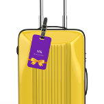 Etiqueta Para Maletas Rutas monógicas de arco dorado púrpura elegantes<br><div class="desc">Un fondo morado. Decorado con un falso arco dorado. Personalice y agregue sus letras de monograma y nombre completo en la parte delantera. Su información de contacto en la parte posterior.</div>
