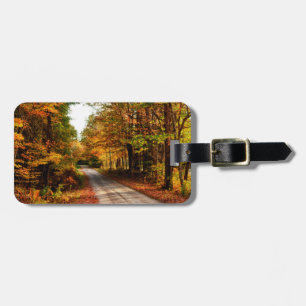 Etiqueta Para Maletas Sendero de madera con follaje de otoño
