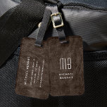 Etiqueta Para Maletas Textura de cuero falso marrón monogramada<br><div class="desc">Etiqueta de portaequipajes de impresión de textura de cuero falso marrón monogramado</div>