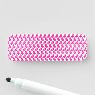 Etiqueta Para Nombres fondo rosa y blanco con un patrón