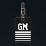 Etiqueta personalizada de equipaje inicial de mono<br><div class="desc">Etiqueta de equipaje inicial monograma personalizado para hombres. Diseño clásico de rayas negras y grises con nombres monogramados en blanco,  letras iniciales. Idea de regalo de Guay para hombres. Diseño masculino masculino del deporte.</div>