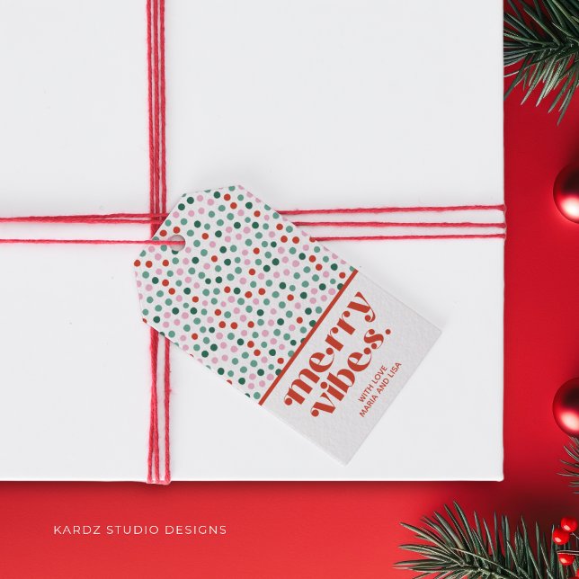 Etiqueta personalizada de regalo navideño (Personalize these fun and modern gift tags for your holiday gift and give merry vibes to your family)