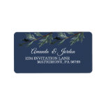 Etiqueta Pine Blue Winter Wedding RSVP Address Label<br><div class="desc">This Pine Blue Winter wedding rsvp address label combines a classy, formal dusty blue background with elegant, evergreen pine tree boughs for a classic, yet rustic look. The botanical greenery foliage with calligraphy type creates a nature focused, neutral vibe for a Christmas or forest destination marriage celebration mailing. Affix this...</div>