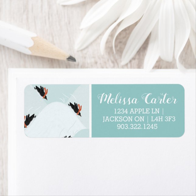 Etiqueta Pingüinos juguetones deslizándose sobre el patrón  (In situ)