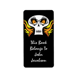 Etiqueta pirata de cráneo inflamante