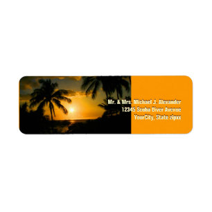 Etiqueta Puesta del sol del oro en la playa tropical