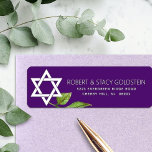 Etiqueta Purple Bat Mitzvah Star of David Return Address<br><div class="desc">Estar orgulloso, regocijarse y mostrar este hito de su Bat Mitzvah favorito con esta sofisticada y personalizada etiqueta de dirección de retorno! Una estrella blanca de David, una hoja de acuarela y un serif san moderno dominan un fondo morado de ciruela oscuro. Personalice el texto del personalizado con su nombre...</div>