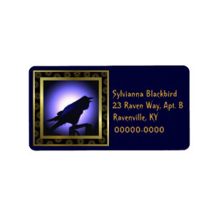 Etiqueta Raven Silhouette contra la luna