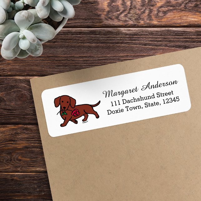 Etiqueta Red Smooth Haired Dachshund Rosa (Red Smooth Haired Dachshund Return Address Label featuring Dachshund having a Rose flower.  Cartoon.)