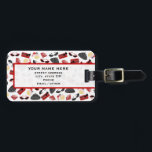 Etiqueta roja femenina del equipaje de los<br><div class="desc">Una etiqueta del equipaje que ofrece ilustraciones de las botellas de perfume, de los monederos, de los rubíes, y de las gafas de sol retras del ojo de gato. El diseño tiene un esquema de color rojo. Personalice el texto en el área escarpada del interior del frente resumida en rojo....</div>