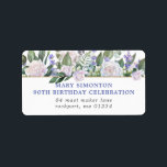 Etiqueta Rustic Floral 90th Birthday Party Return Address<br><div class="desc">Etiqueta botánica floral muy bonito azul y blanco para la celebración de su fiesta de cumpleaños número 90. Las rosas blancas y las flores azules pequeñas se esconden en unas hojas verdes profundas. Una descripción del fiesta está en azul, la dirección está en gris oscuro. Este artículo forma parte de...</div>
