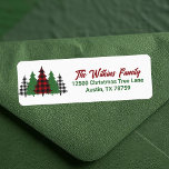 Etiqueta Rústica Red Plaid Christmas Tree Return Address<br><div class="desc">Esta etiqueta rústica de la dirección de retorno de vacaciones incluye platos rojos y árboles verdes de Navidad encima de tu mensaje Feliz Navidad. Las etiquetas de esta fiesta,  de estilo tradicional y bonito,  son perfectas para una familia a la que le gusta un diseño clásico y nostálgico.</div>