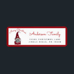 Etiqueta Rústico lindo Merry Christmas Gnome Dirección L<br><div class="desc">Descanse del resto de las tarjetas de vacaciones de esta temporada con este bonito y caprichoso diseño navideño que presenta a un adorable Navidad gnome o elf en un rústico traje rústico de felpa roja. Todas las palabras aparecen en una tipografía pintada a mano con letras rojas caprichosas y un...</div>