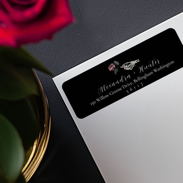 Etiqueta Skeleton Boda Gótico Halloween Rosa negro (Gothic Halloween Wedding Skeleton Hand Rose Black Label)