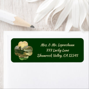 Etiqueta Trébol dorado de la suerte vintage con un castillo