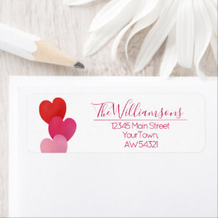 Etiqueta Tres Corazones sobre Blanco con Texto Rosa Rojo