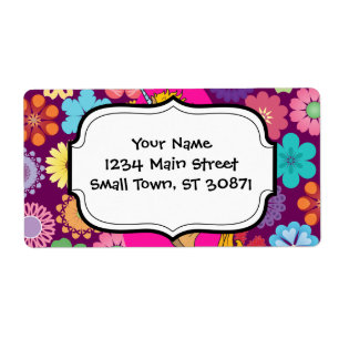 Etiqueta Unicornio místico colorido en las flores púrpura