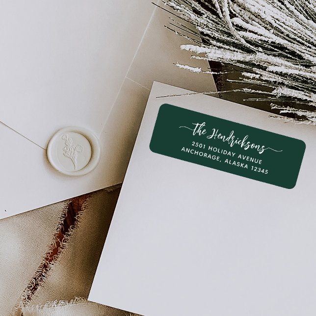 Etiqueta Verde de bosque moderno | Navidades familiares (A whimsical and stylish return address label in festive forest green)