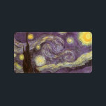 Etiqueta Vincent van Gogh - Noche Starry<br><div class="desc">Noche estrellada (1889) de Vincent van Gogh es una pintura vintage de la naturaleza del paisaje artístico de arte fino. Vista de una ciudad en un valle por la noche con nubes girando, las estrellas brillando y una hermosa luna dorada de media luna amarilla. Se pintó durante el día desde...</div>