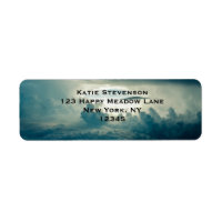 Vista aérea de nubes onduladas oscuras