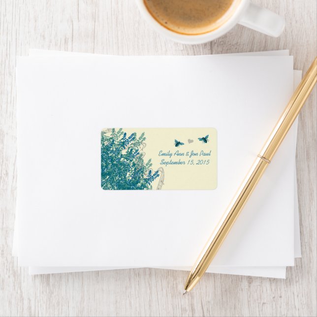 Etiqueta Whimsical Mumble Bee Save the Date Labels (In situ)