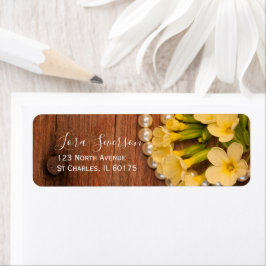 Etiqueta Yellow Flowers Barn Wood and Pearls Return Address