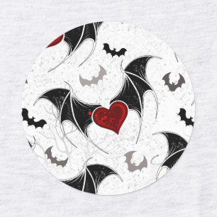 Etiquetas Corazón de Halloween con alas de murciélago negro