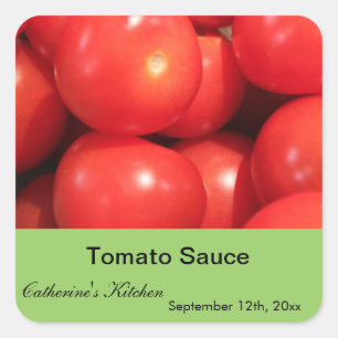Etiquetas de botellas de salsa de tomate casera.