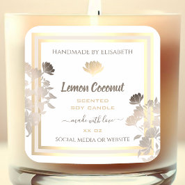 Etiquetas de embalaje de productos blancos y dorad