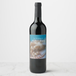 Etiquetas de Vino de Playa Pintadas con Elegancia 