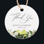 Etiquetas Para Recuerdos Boda de Lemones Botánicos Gracias<br><div class="desc">Elegante acuarela de limones botánicos,  disposición de hojas y flores,  boda gracias etiquetas de favor. "gracias" en la moda de la caligrafía negra con líneas para sus nombres y fecha del evento. La parte posterior de la etiqueta presenta un color crema de marfil sólido.</div>