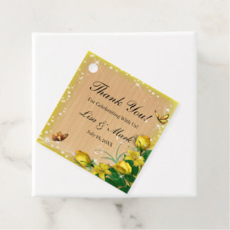 Etiquetas Para Recuerdos Boda de Mariposa Floral Amarilla de Madera Rústica