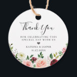 Etiquetas Para Recuerdos Boda de ramo floral de tono rosa y borgoña<br><div class="desc">Etiquetas de agradecimiento con flores de acuarela hermosas y disposición de follaje en bordes de tonos de rosa y borgoña de moda. Características de la parte trasera de la etiqueta,  color rojo borgoña sólido. Diseñado para coincidir con nuestra colección floral botánica de tono rosa y borgoña.</div>