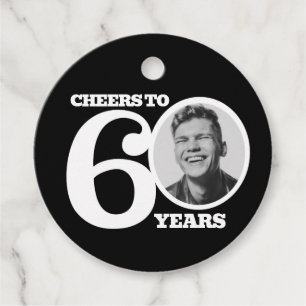 Etiquetas Para Recuerdos Cumpleaños 60 texto blanco nombre foto de doble ca