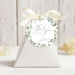 Etiquetas Para Recuerdos Dusty Green Floral Moderno Eucalipto Favor de Boda<br><div class="desc">El diseño presenta un ramo de vegetación de acuarela, eucalipto, salvia y anémonas dibujadas a mano especialmente para la Colección de Invitaciones de Boda «Evergreen Garden». Para cambiar sus nombres, ubicación y fecha de la boda, y otros detalles, haga clic en «Personalizar». Vea el enlace de la colección en esta...</div>