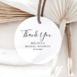 Etiquetas Para Recuerdos Elegante caligrafía Minimalista ducha de novia<br><div class="desc">Esta elegante caligrafía minimalista con etiquetas de ducha de novia son perfectas para una simple celebración de una ducha de novia.</div>
